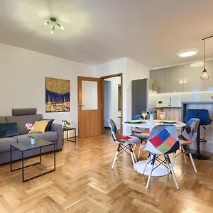 Luna Apartment Pula